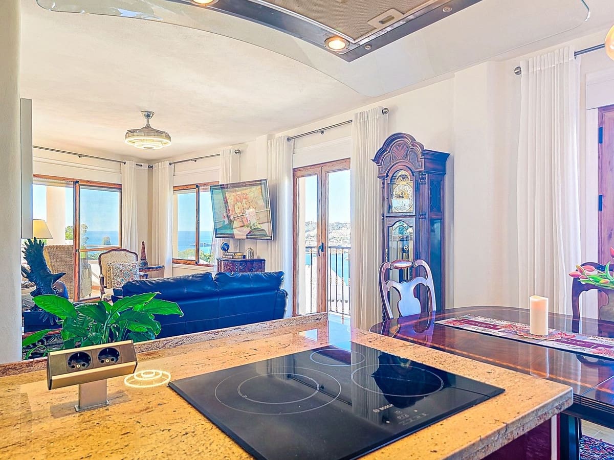 Chalet de 3 habitaciones en Almuñécar en venta con piscina garaje - 749.000 € (Ref: 9912384)