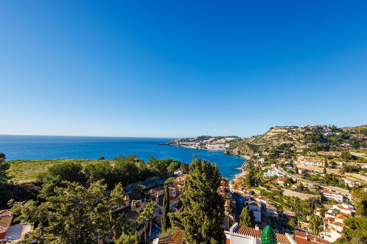 Chalet de 3 habitaciones en Almuñécar en venta con piscina garaje - 749.000 € (Ref: 9912384)