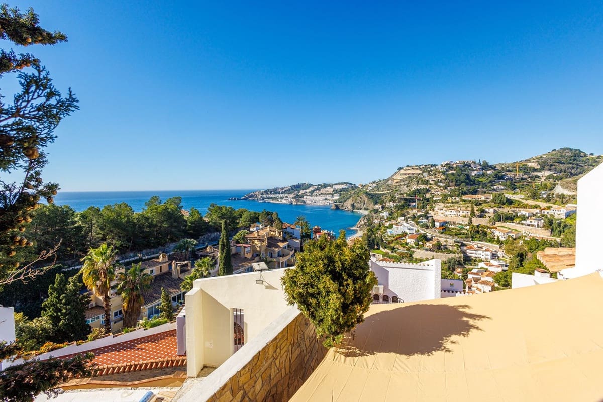 Chalet de 3 habitaciones en Almuñécar en venta con piscina garaje - 749.000 € (Ref: 9912384)