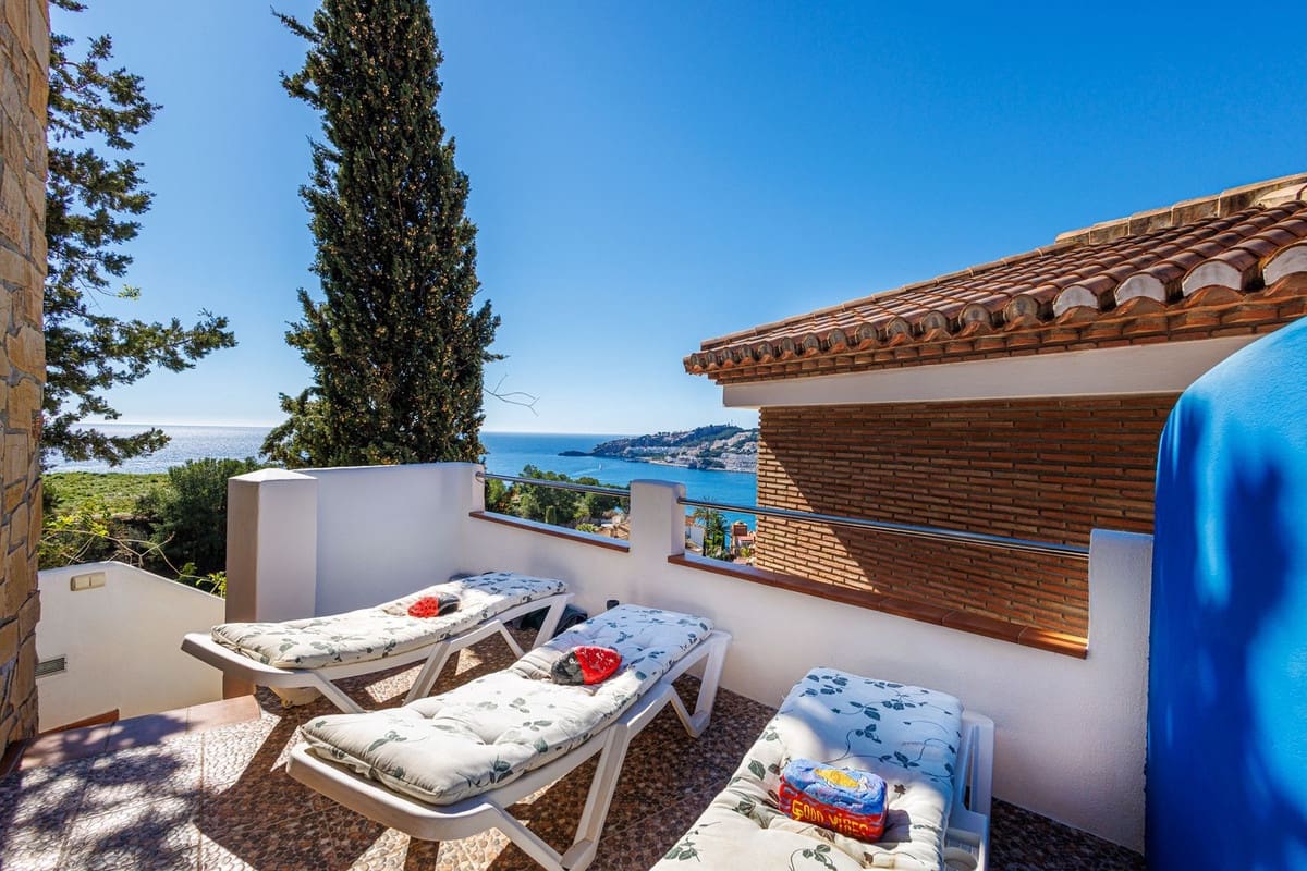Chalet de 3 habitaciones en Almuñécar en venta con piscina garaje - 749.000 € (Ref: 9912384)