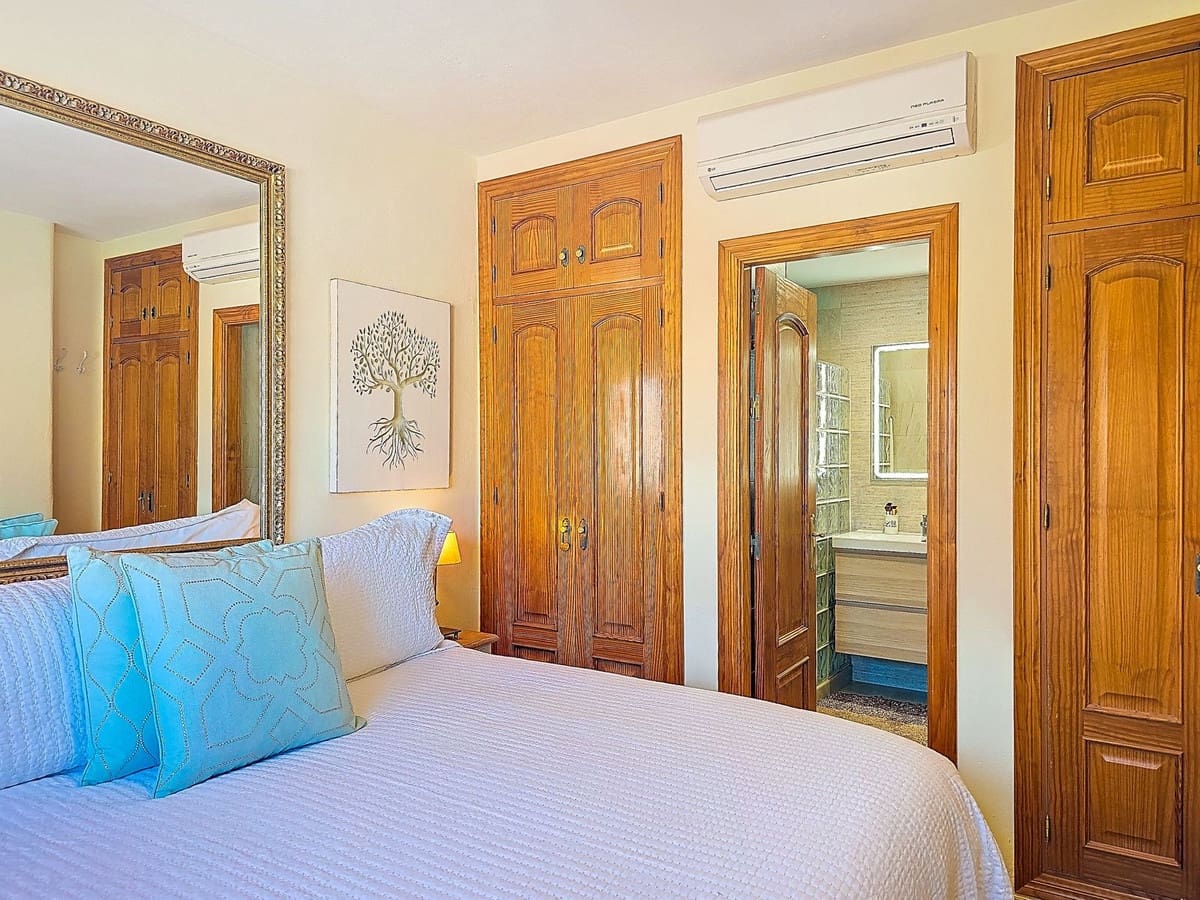 Chalet de 3 habitaciones en Almuñécar en venta con piscina garaje - 749.000 € (Ref: 9912384)