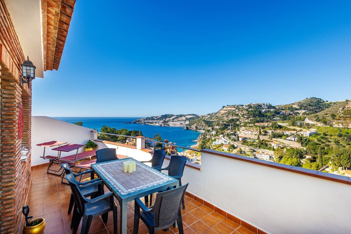 Chalet de 3 habitaciones en Almuñécar en venta con piscina garaje - 749.000 € (Ref: 9912384)