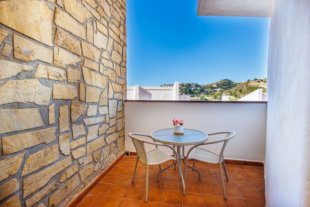 Chalet de 3 habitaciones en Almuñécar en venta con piscina garaje - 749.000 € (Ref: 9912384)