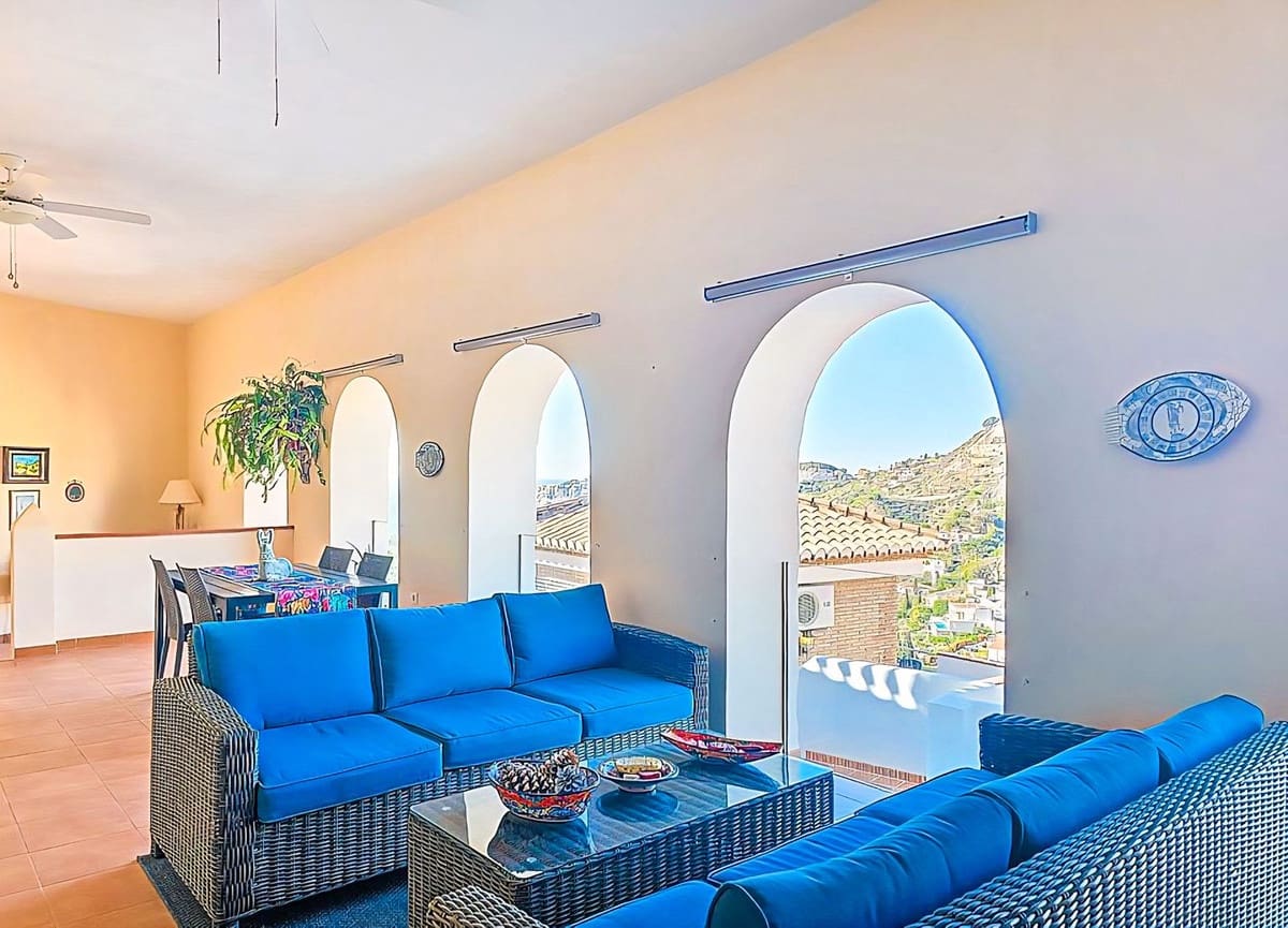 Chalet de 3 habitaciones en Almuñécar en venta con piscina garaje - 749.000 € (Ref: 9912384)