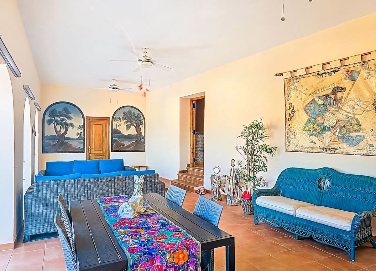 Chalet de 3 habitaciones en Almuñécar en venta con piscina garaje - 749.000 € (Ref: 9912384)
