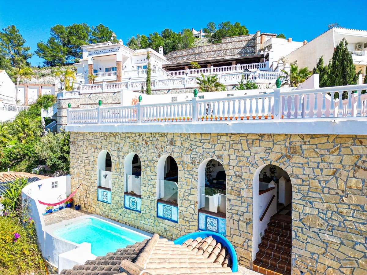 Chalet de 3 habitaciones en Almuñécar en venta con piscina garaje - 749.000 € (Ref: 9912384)