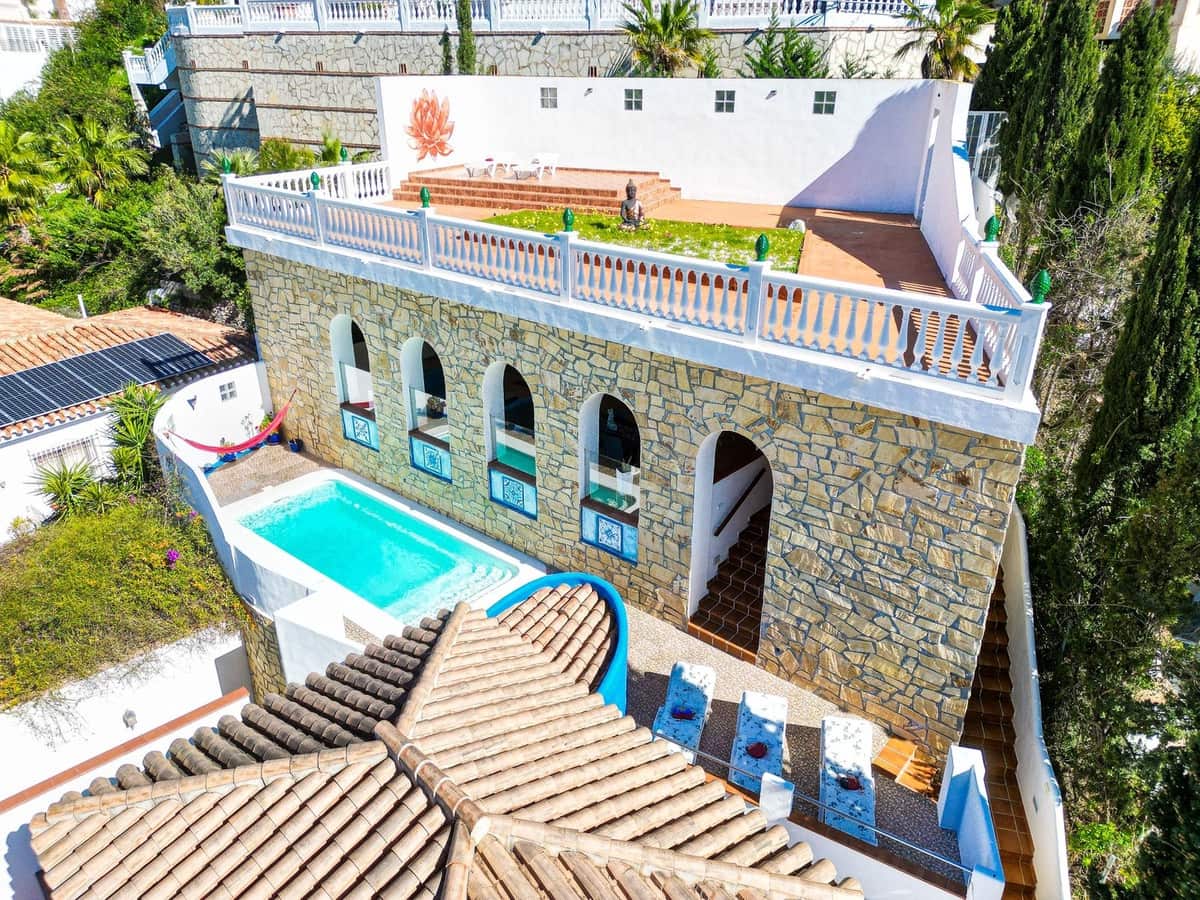 Chalet de 3 habitaciones en Almuñécar en venta con piscina garaje - 749.000 € (Ref: 9912384)