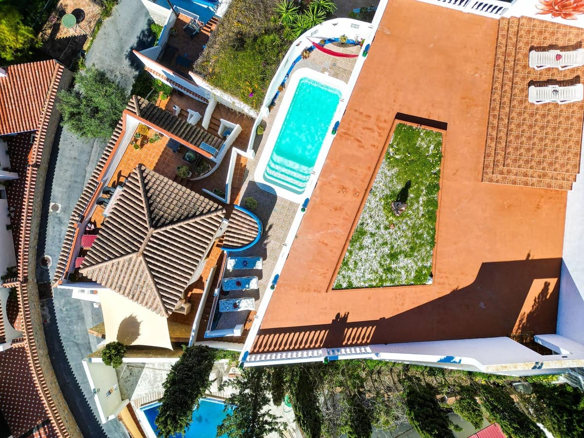 Chalet de 3 habitaciones en Almuñécar en venta con piscina garaje - 749.000 € (Ref: 9912384)