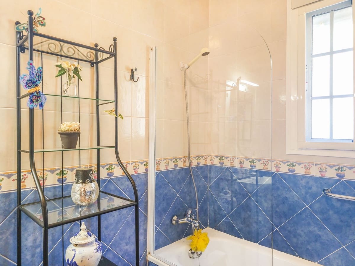 3 quarto Moradia para venda em Arenas com piscina garagem - 420 000 € (Ref: 9916352)