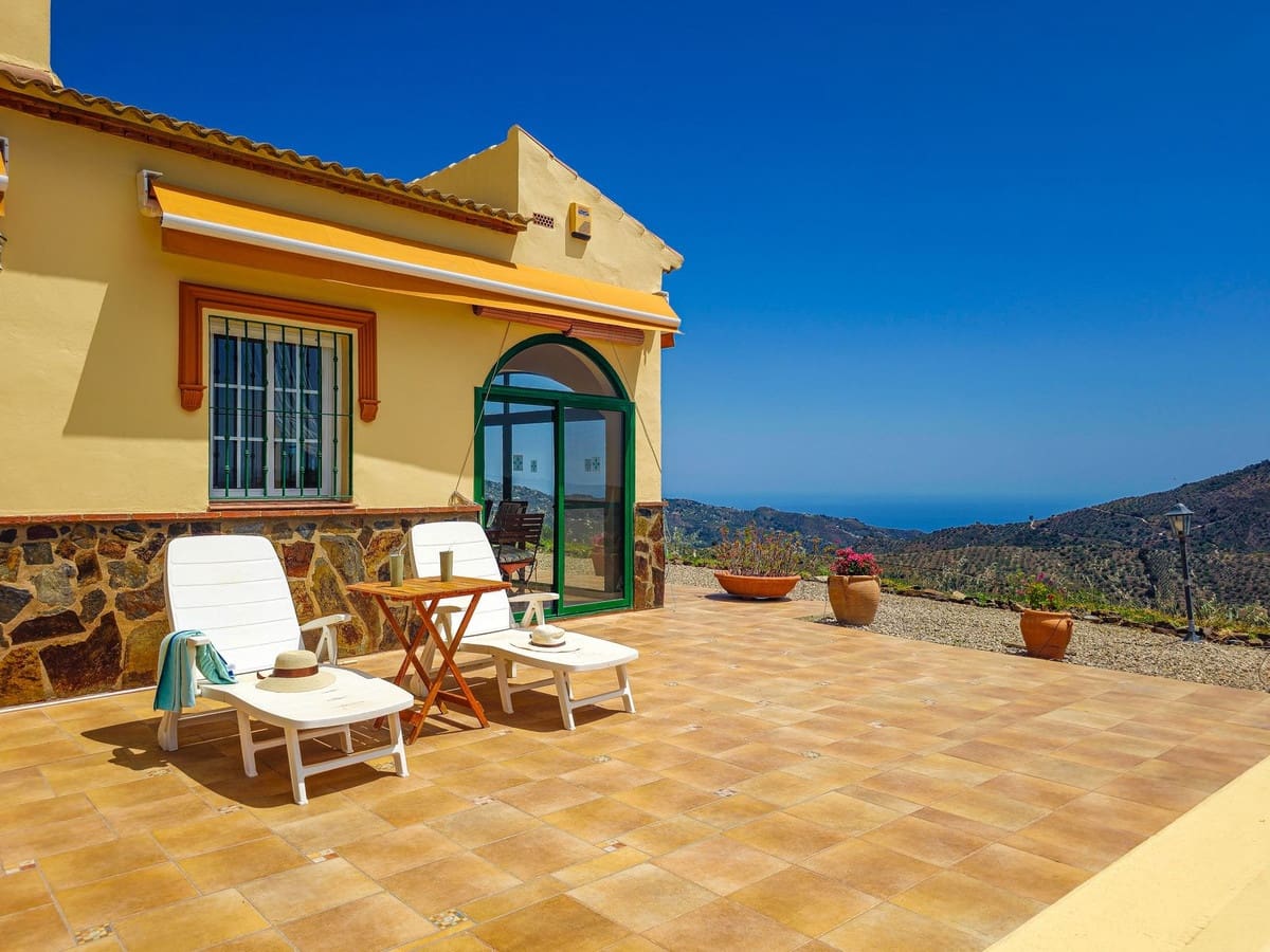 3 quarto Moradia para venda em Arenas com piscina garagem - 420 000 € (Ref: 9916352)