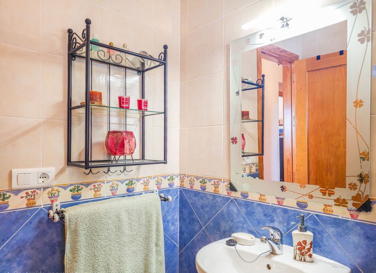 3 quarto Moradia para venda em Arenas com piscina garagem - 420 000 € (Ref: 9916352)