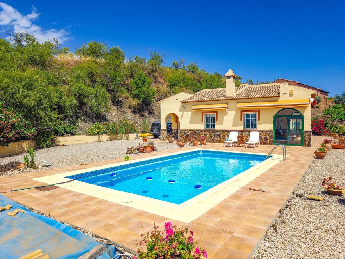 3 quarto Moradia para venda em Arenas com piscina garagem - 420 000 € (Ref: 9916352)