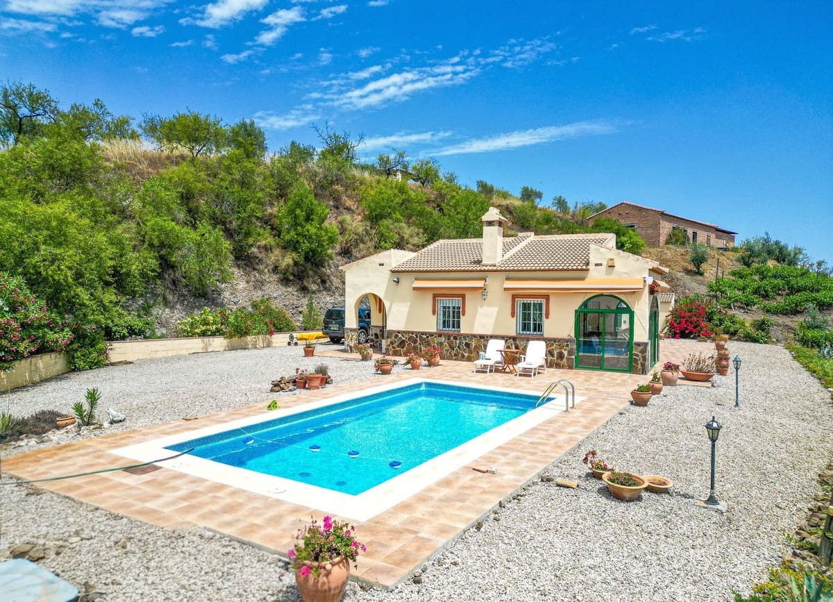 3 quarto Moradia para venda em Arenas com piscina garagem - 420 000 € (Ref: 9916352)