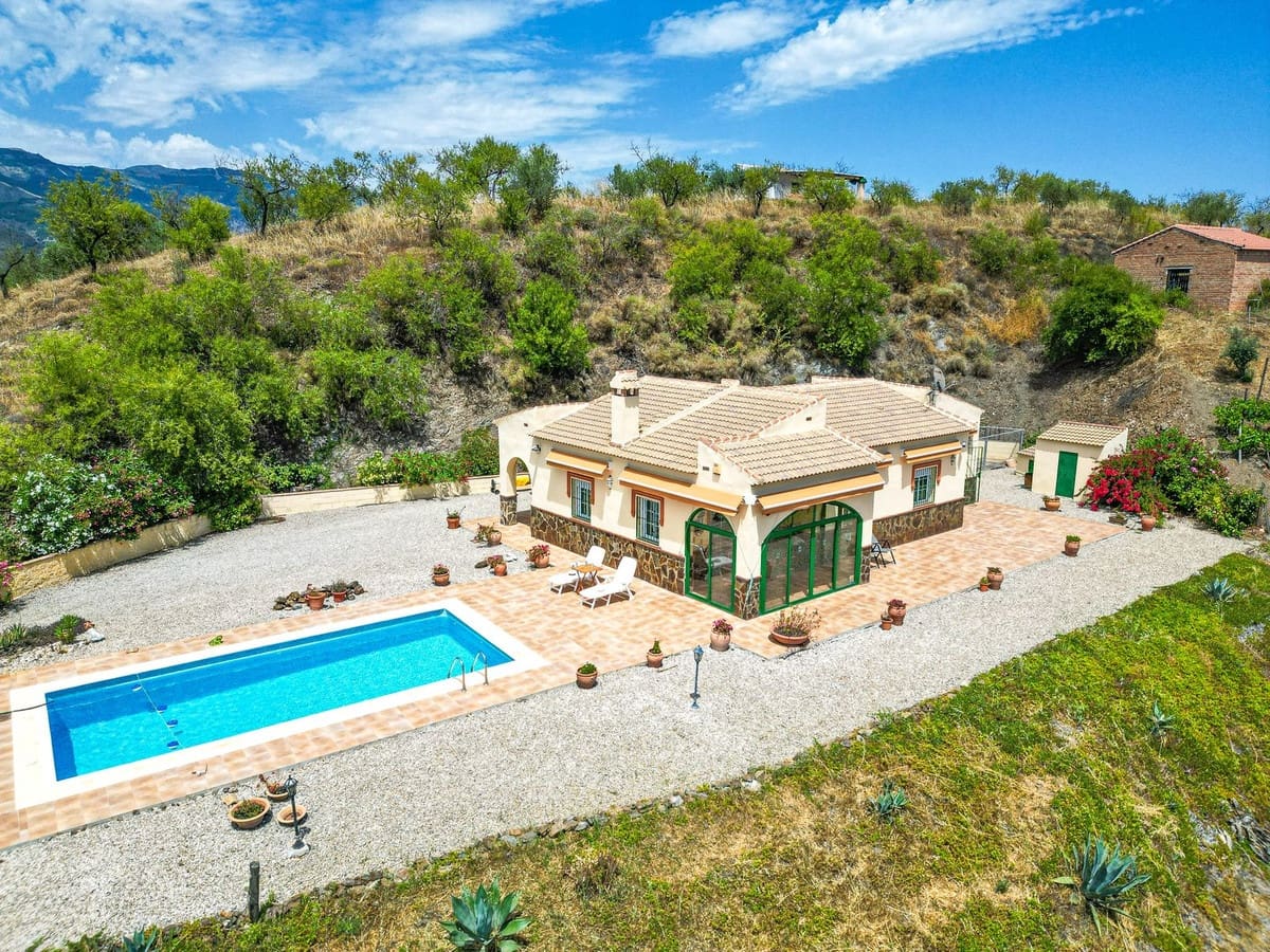 3 quarto Moradia para venda em Arenas com piscina garagem - 420 000 € (Ref: 9916352)