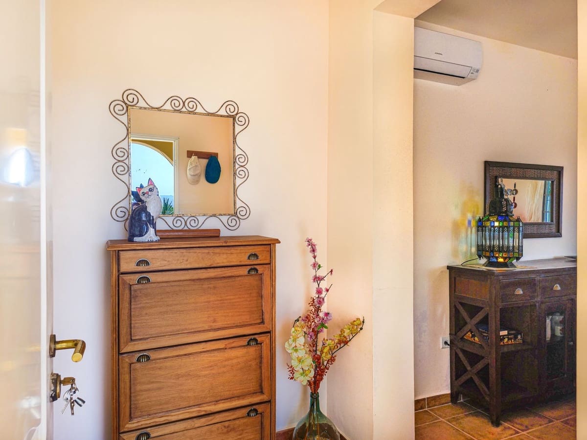 3 bedroom Villa for sale in Arenas with pool garage - € 420,000 (Ref: 9916352)