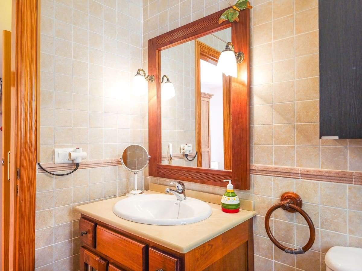3 bedroom Villa for sale in Arenas with pool garage - € 420,000 (Ref: 9916352)