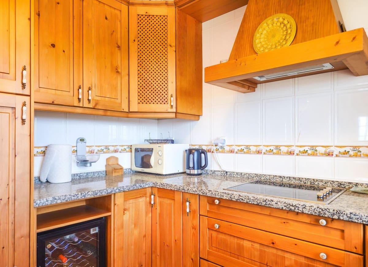 3 bedroom Villa for sale in Arenas with pool garage - € 420,000 (Ref: 9916352)