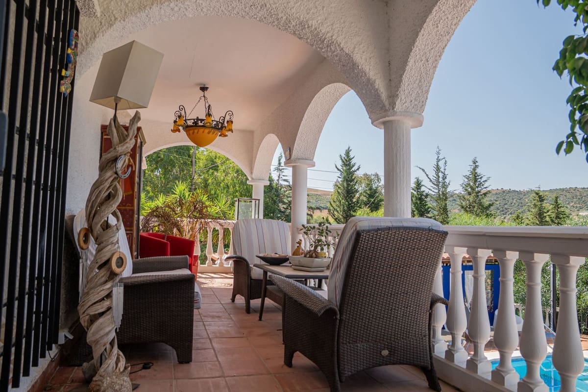 3 sovrum Finca/Hus på landet till salu i Almogia med pool garage - 449 000 € (Ref: 9924931)