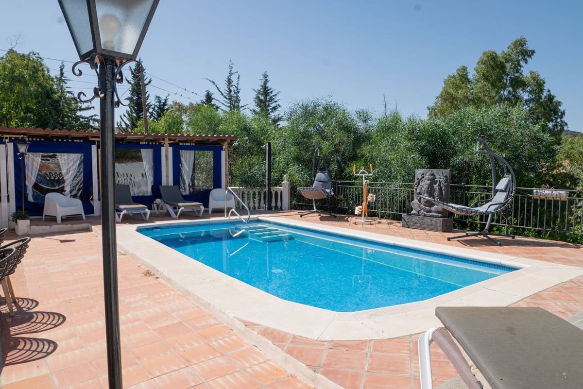3 sovrum Finca/Hus på landet till salu i Almogia med pool garage - 449 000 € (Ref: 9924931)