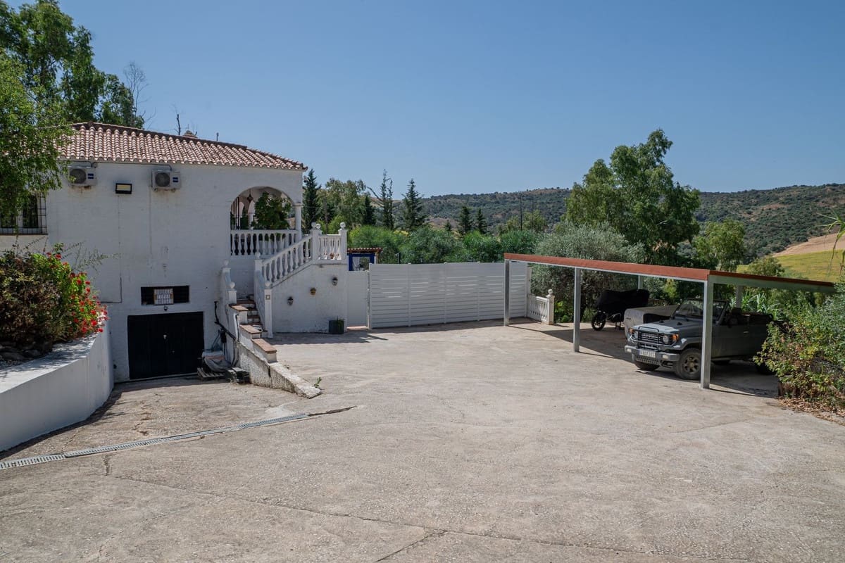 3 sovrum Finca/Hus på landet till salu i Almogia med pool garage - 449 000 € (Ref: 9924931)
