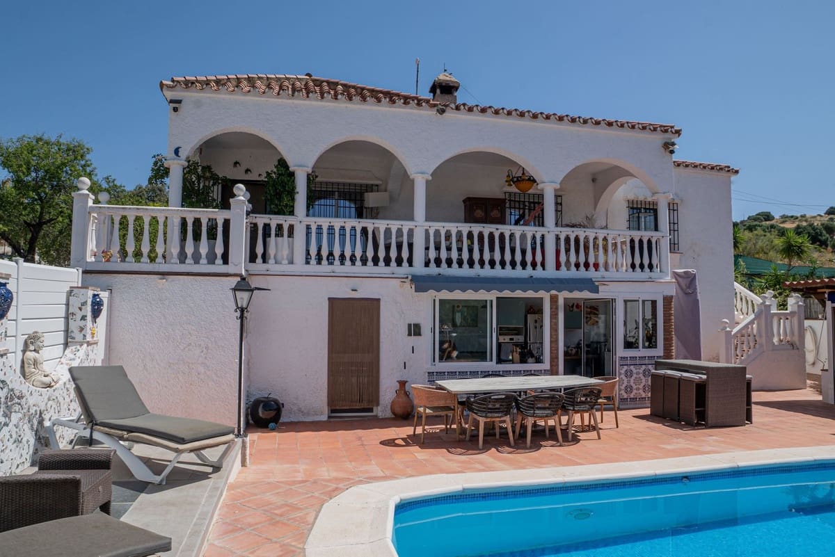3 sovrum Finca/Hus på landet till salu i Almogia med pool garage - 449 000 € (Ref: 9924931)