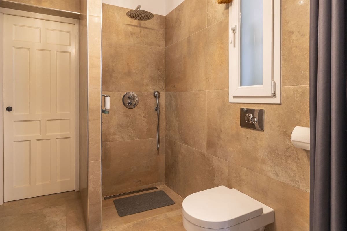 Chalet de 4 habitaciones en Cómpeta en venta con piscina garaje - 995.000 € (Ref: 9928479)