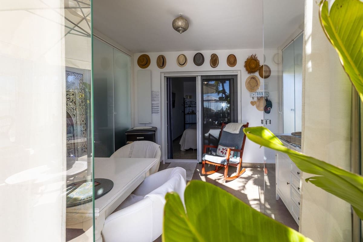 Chalet de 4 habitaciones en Cómpeta en venta con piscina garaje - 995.000 € (Ref: 9928479)
