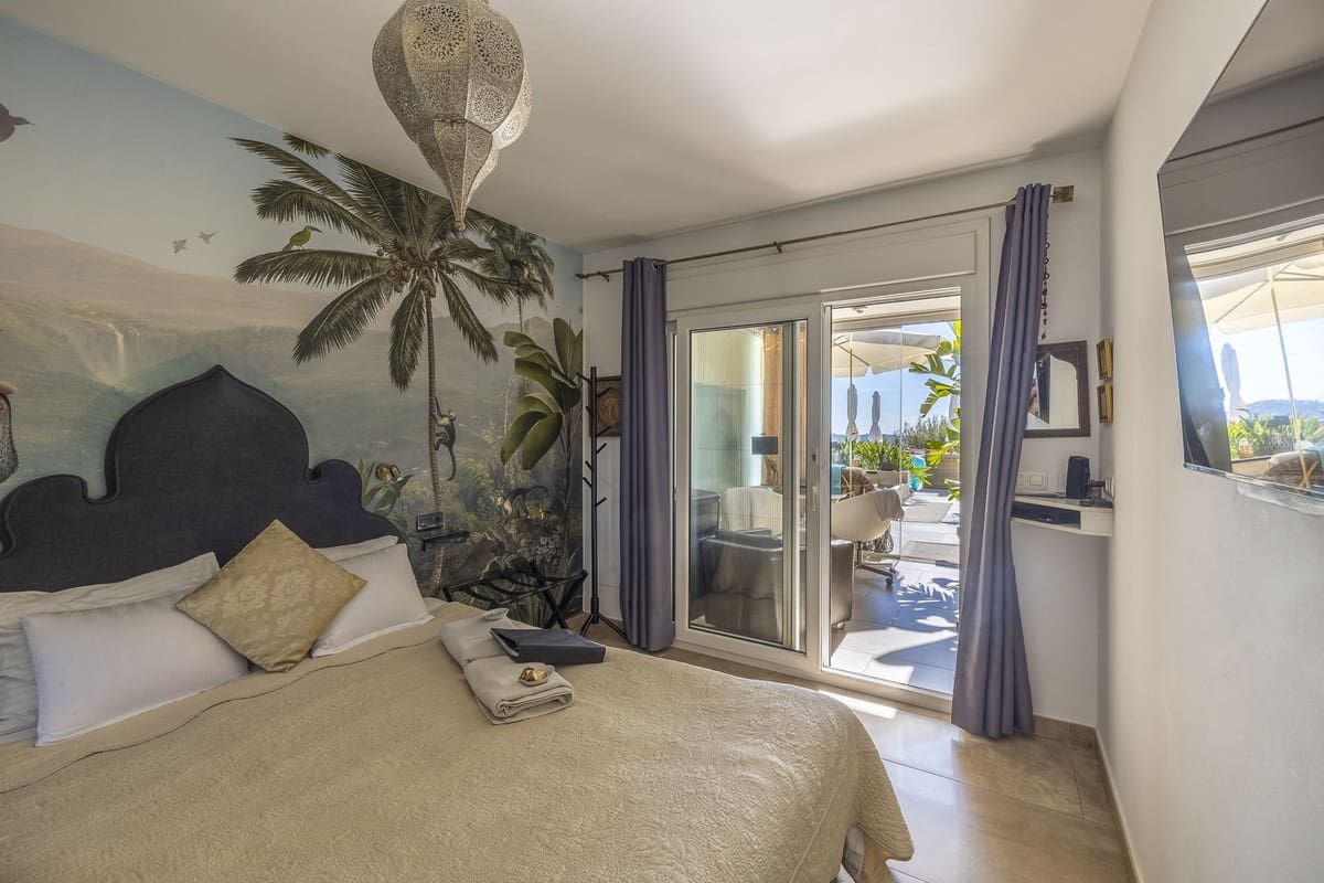 Chalet de 4 habitaciones en Cómpeta en venta con piscina garaje - 995.000 € (Ref: 9928479)
