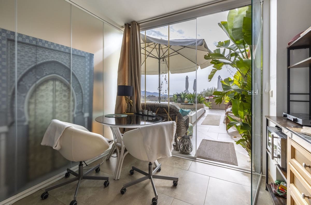 Chalet de 4 habitaciones en Cómpeta en venta con piscina garaje - 995.000 € (Ref: 9928479)