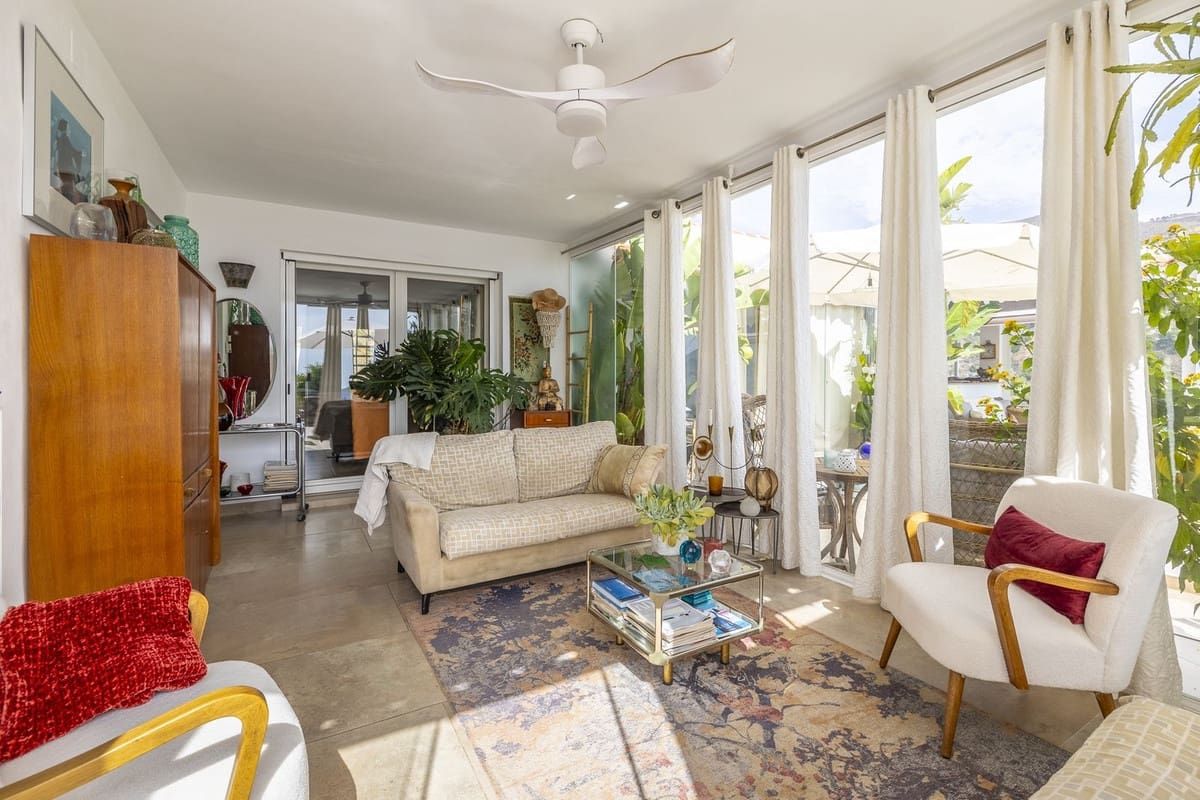 Chalet de 4 habitaciones en Cómpeta en venta con piscina garaje - 995.000 € (Ref: 9928479)