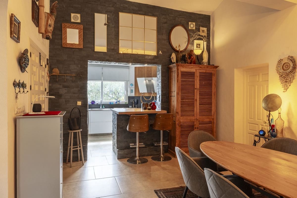 Chalet de 4 habitaciones en Cómpeta en venta con piscina garaje - 995.000 € (Ref: 9928479)