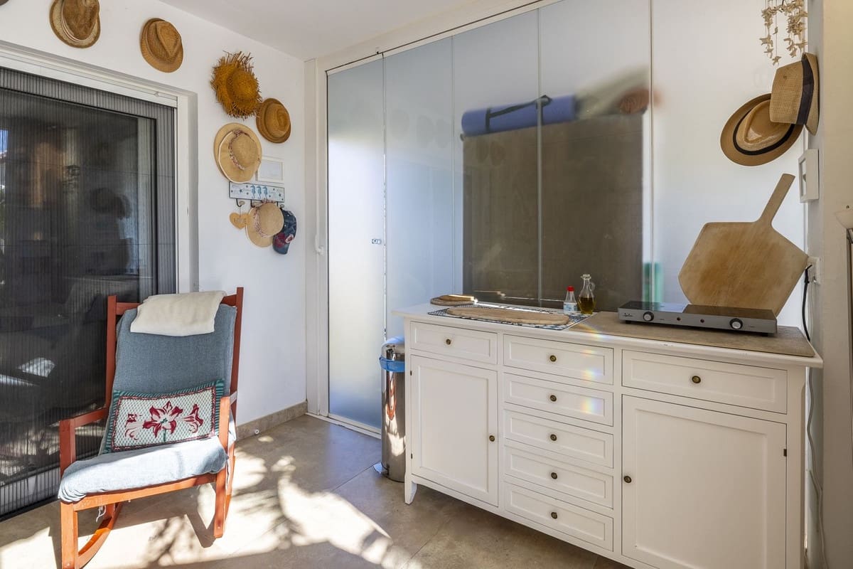 Chalet de 4 habitaciones en Cómpeta en venta con piscina garaje - 995.000 € (Ref: 9928479)