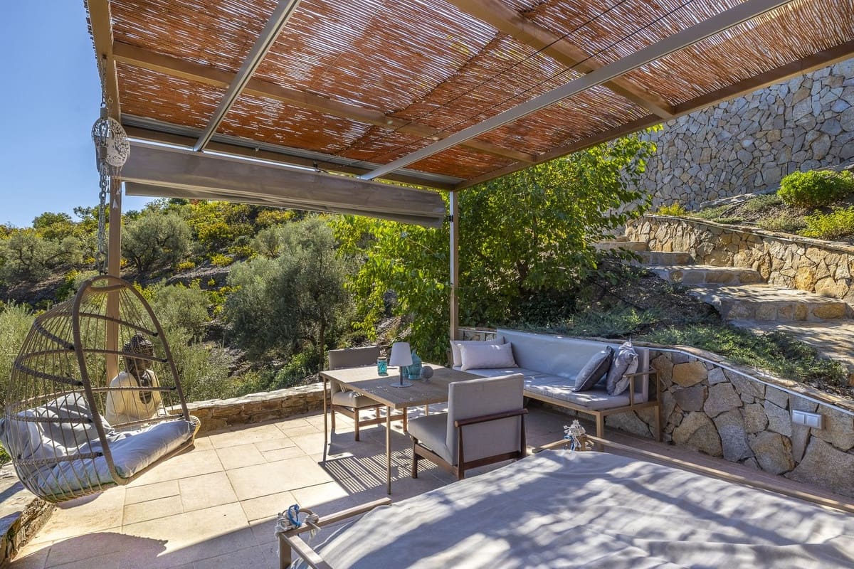 Chalet de 4 habitaciones en Cómpeta en venta con piscina garaje - 995.000 € (Ref: 9928479)