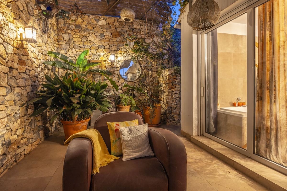 Chalet de 4 habitaciones en Cómpeta en venta con piscina garaje - 995.000 € (Ref: 9928479)