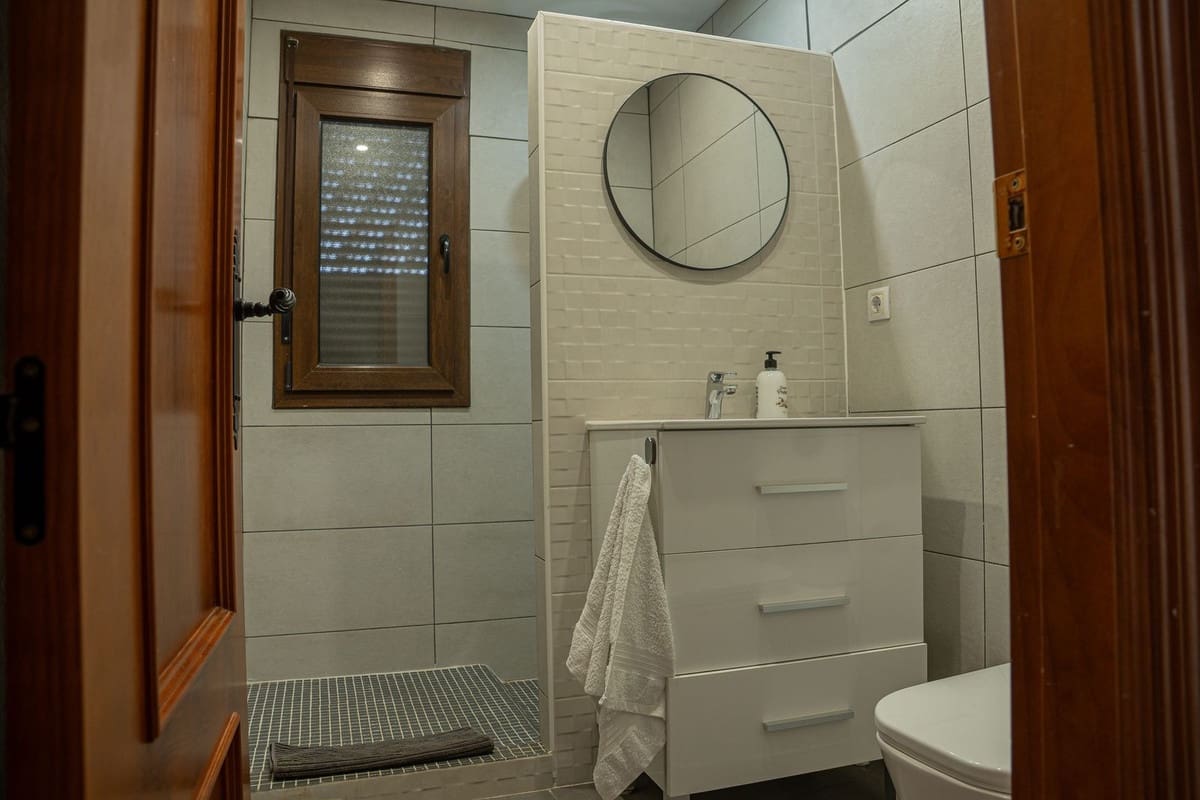 3 bedroom Villa for sale in Alora with pool garage - € 525,000 (Ref: 9929978)