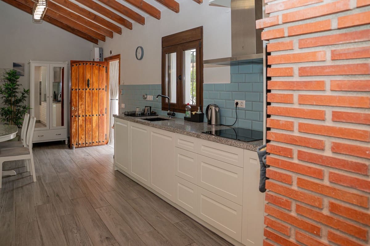 3 bedroom Villa for sale in Alora with pool garage - € 525,000 (Ref: 9929978)