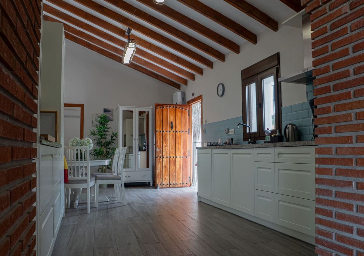 3 bedroom Villa for sale in Alora with pool garage - € 525,000 (Ref: 9929978)