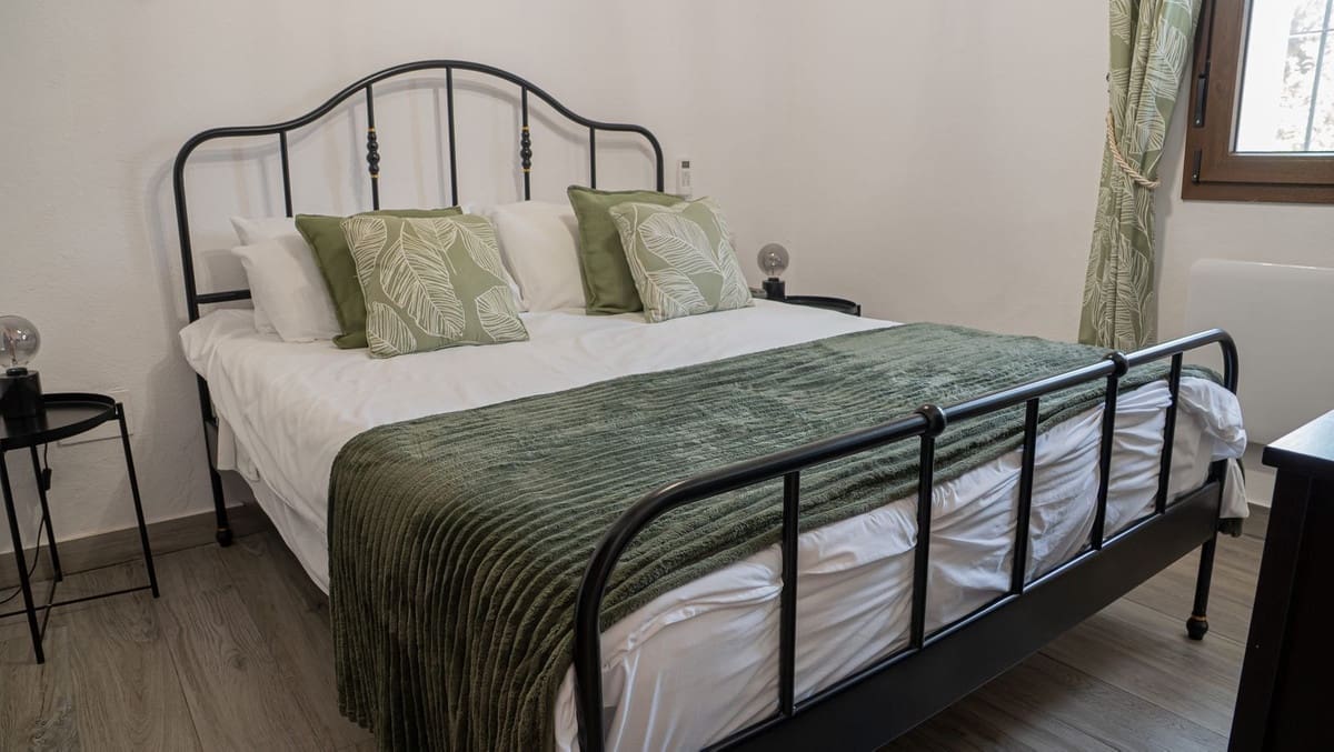 3 bedroom Villa for sale in Alora with pool garage - € 525,000 (Ref: 9929978)