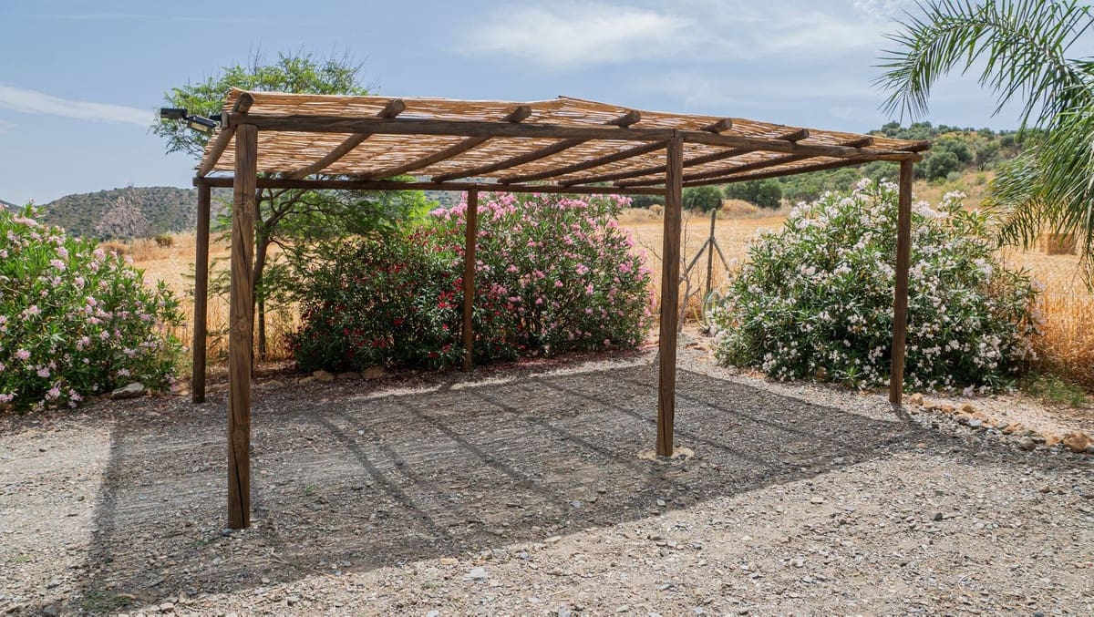 3 bedroom Villa for sale in Alora with pool garage - € 525,000 (Ref: 9929978)