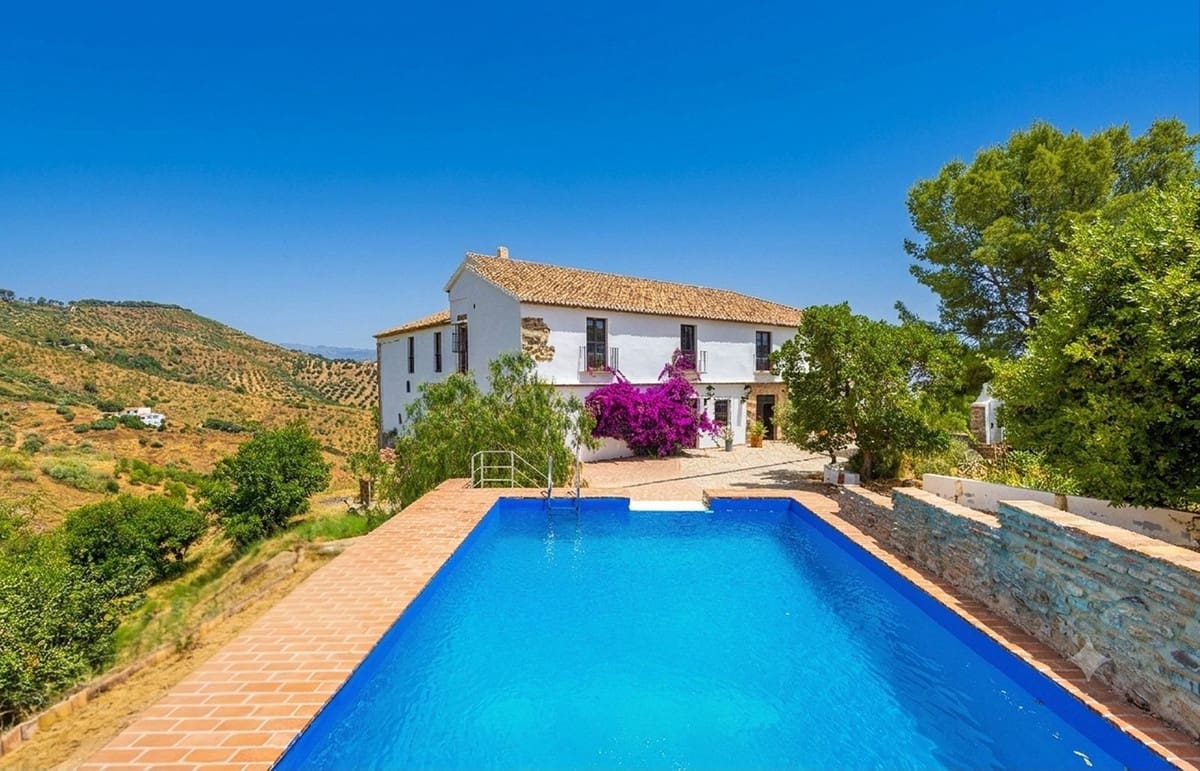 Finca/Casa Rural de 8 habitaciones en Colmenar en venta con piscina garaje - 1.195.000 € (Ref: 9937214)