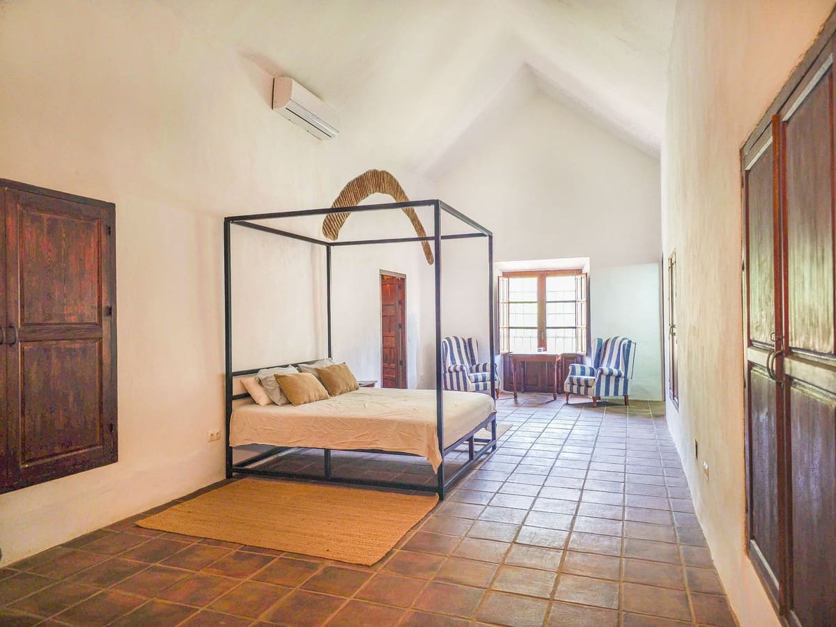 Finca/Casa Rural de 8 habitaciones en Colmenar en venta con piscina garaje - 1.195.000 € (Ref: 9937214)