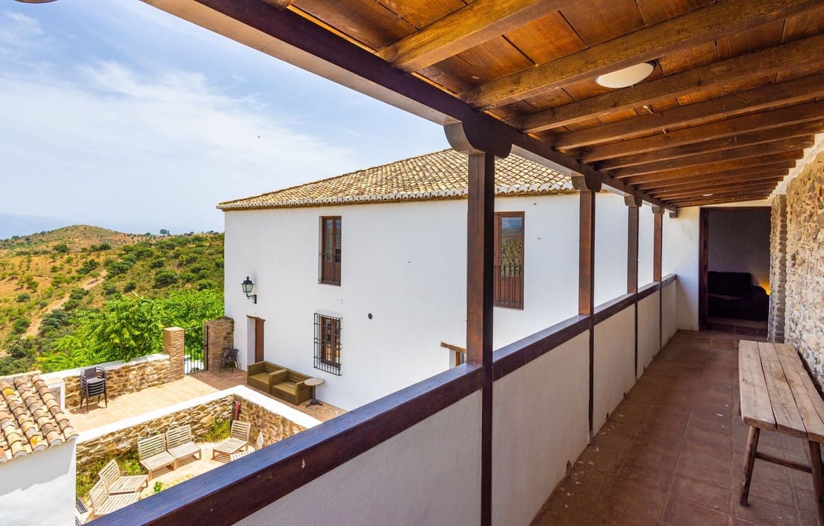 Finca/Casa Rural de 8 habitaciones en Colmenar en venta con piscina garaje - 1.195.000 € (Ref: 9937214)