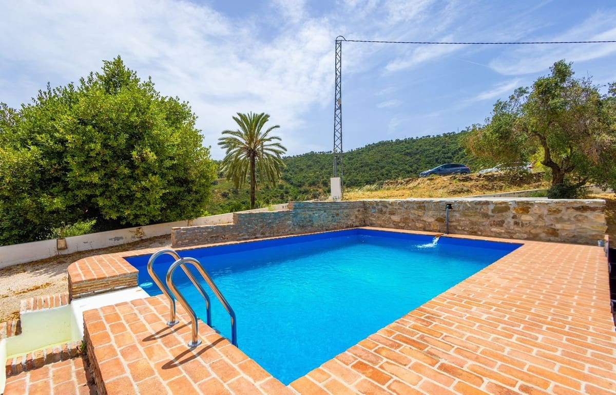 Finca/Casa Rural de 8 habitaciones en Colmenar en venta con piscina garaje - 1.195.000 € (Ref: 9937214)