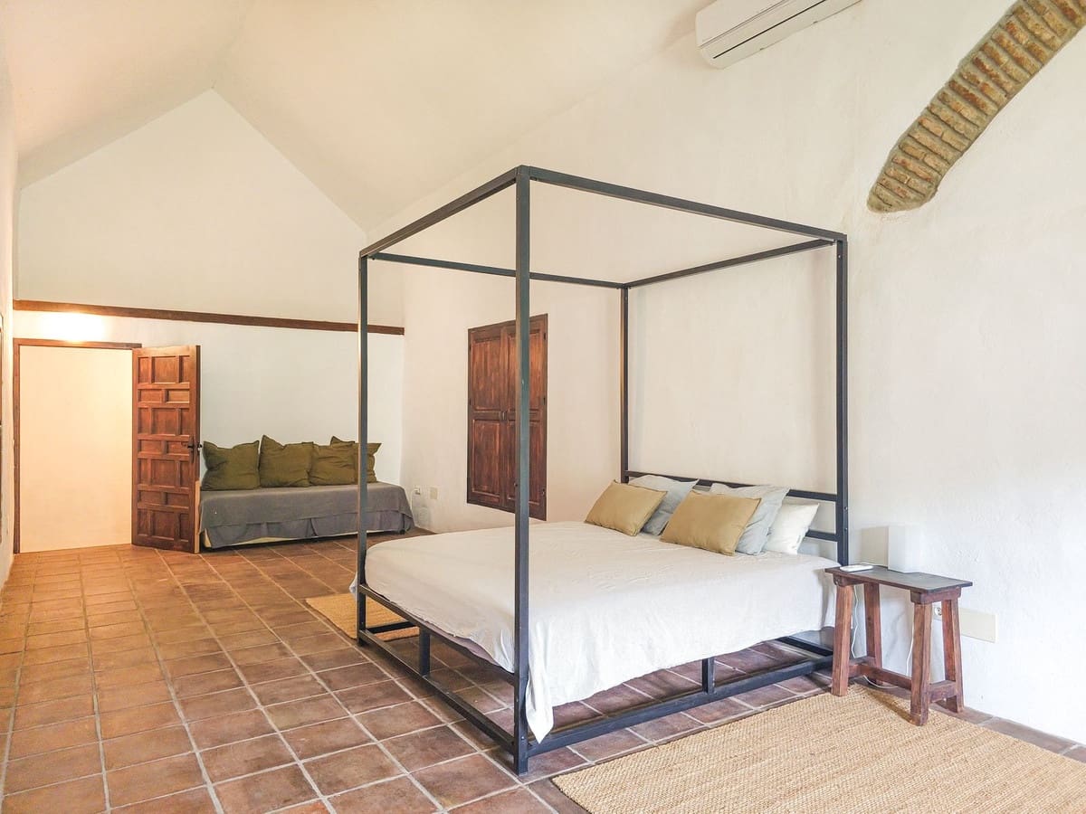 Finca/Casa Rural de 8 habitaciones en Colmenar en venta con piscina garaje - 1.195.000 € (Ref: 9937214)
