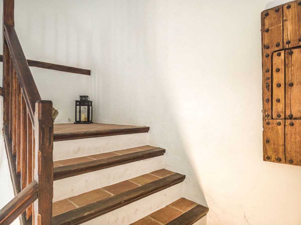Finca/Casa Rural de 8 habitaciones en Colmenar en venta con piscina garaje - 1.195.000 € (Ref: 9937214)