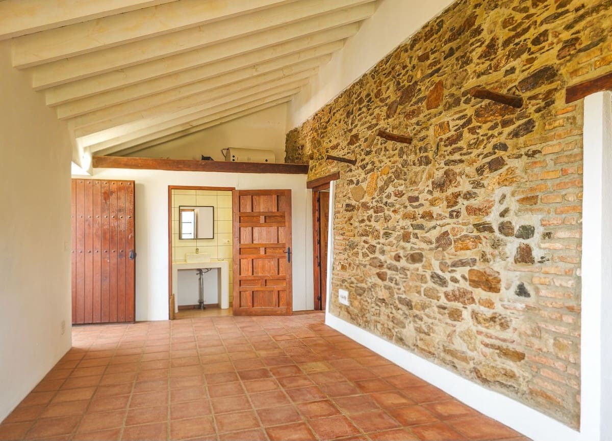 Finca/Casa Rural de 8 habitaciones en Colmenar en venta con piscina garaje - 1.195.000 € (Ref: 9937214)