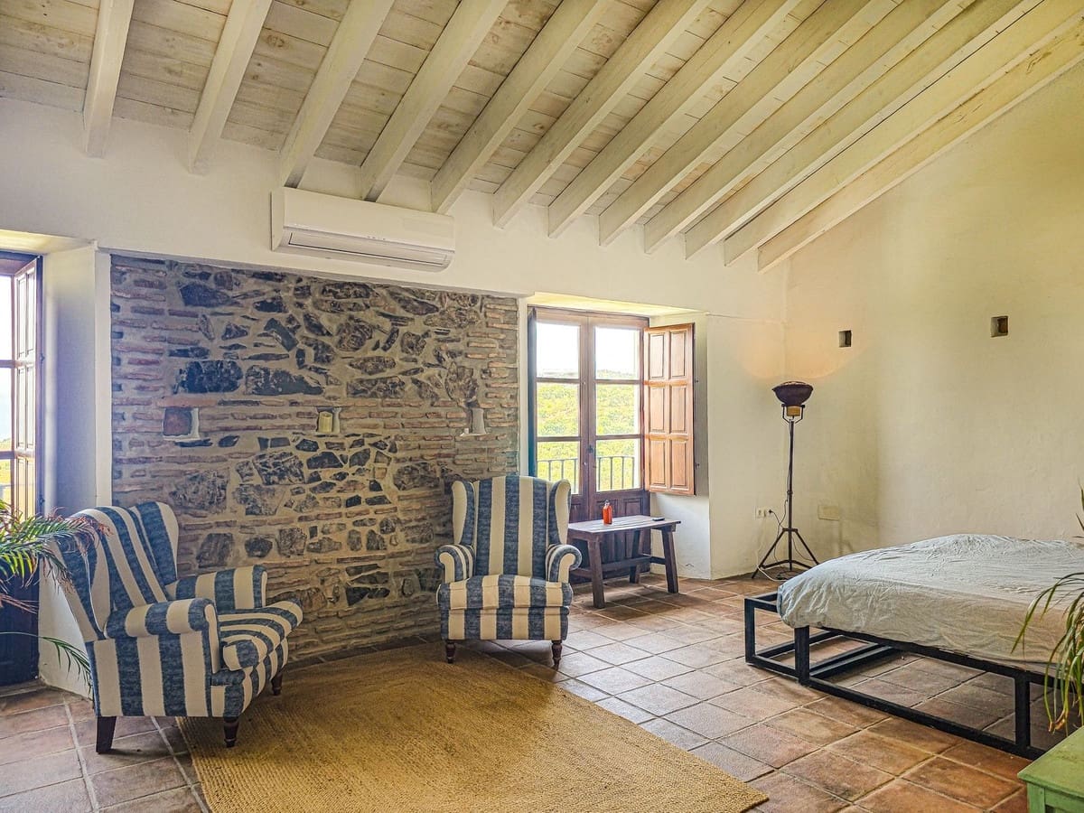 Finca/Casa Rural de 8 habitaciones en Colmenar en venta con piscina garaje - 1.195.000 € (Ref: 9937214)