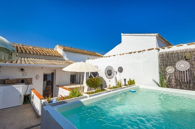 2 chambre Villa/Maison Semi-Mitoyenne à vendre à Villanueva de Algaidas avec piscine - 215 000 € (Ref: 9939254)