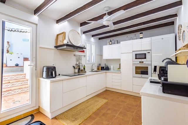 2 chambre Villa/Maison Semi-Mitoyenne à vendre à Villanueva de Algaidas avec piscine - 215 000 € (Ref: 9939254)