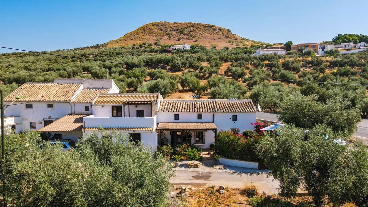 2 soverom Kjedet enebolig til salgs i Villanueva de Algaidas med svømmebasseng - € 215 000 (Ref: 9939254)